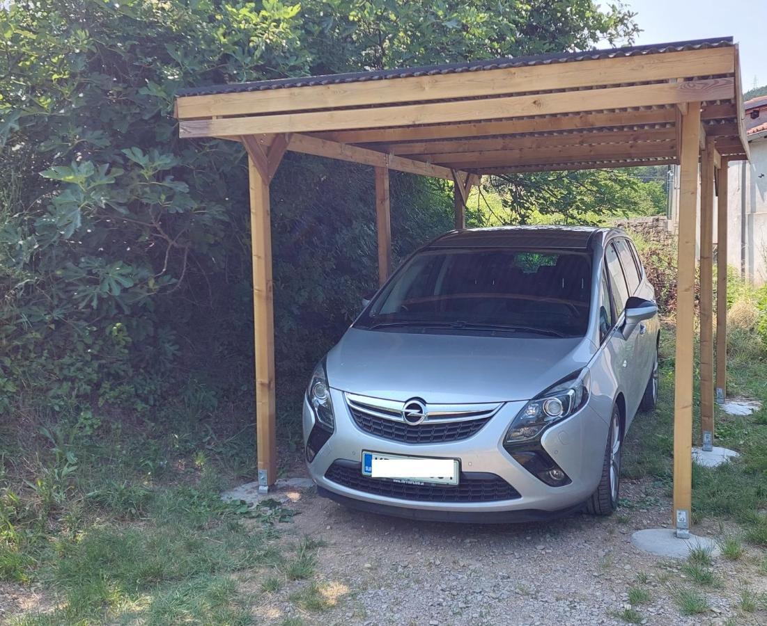 Apartma Rizana Dekani Eksteriør billede